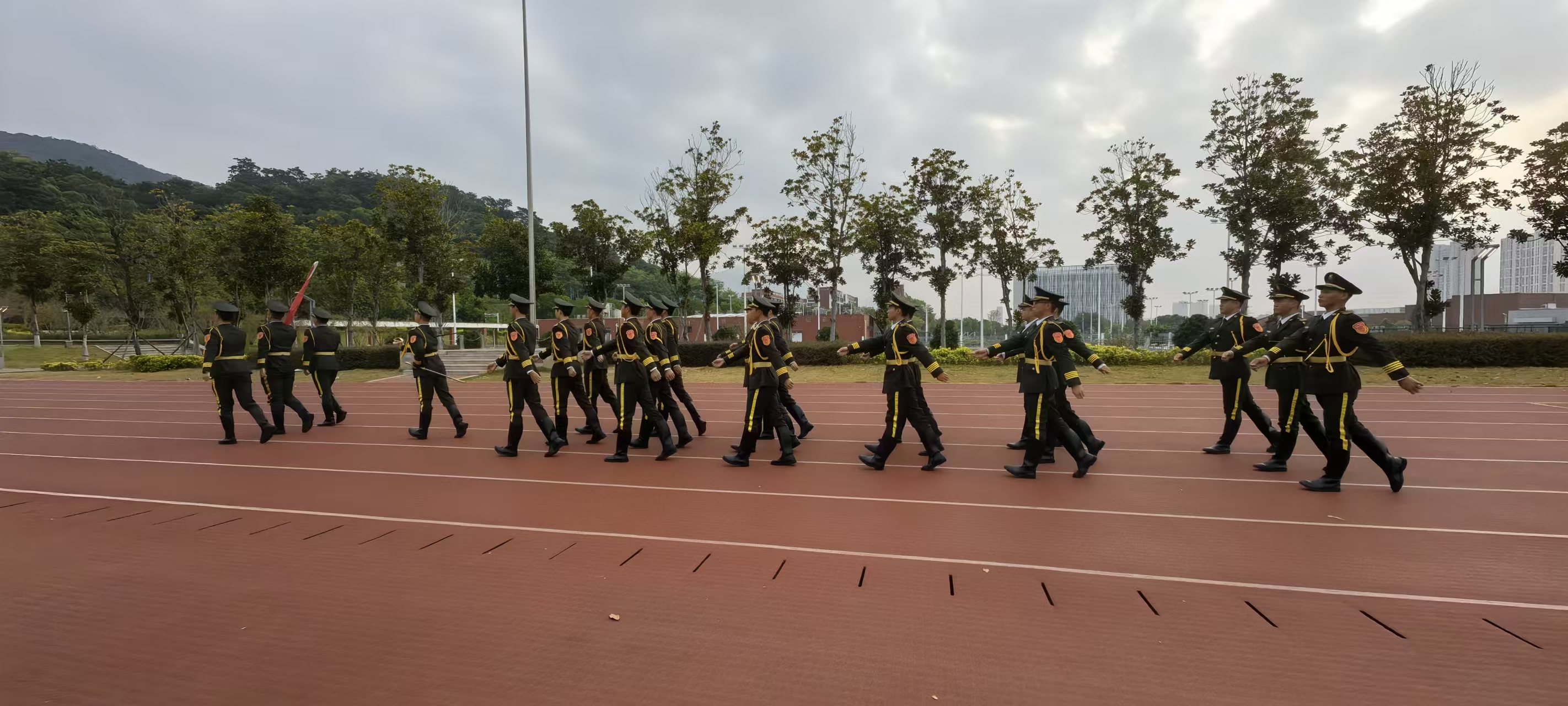 “厚植家国情怀 践行医学使命”升旗仪式