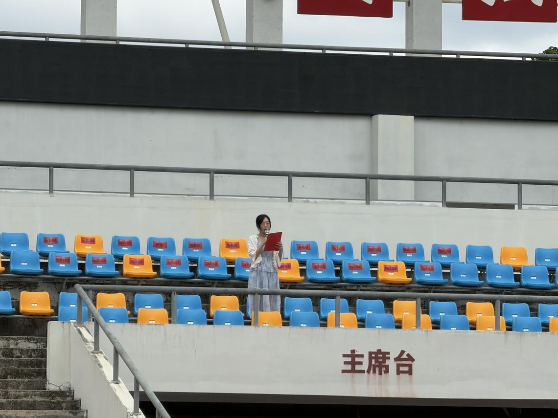 十月晨光映国旗，书写青春答卷|信息工程系、智能制造工程系、建筑工程系升旗仪式